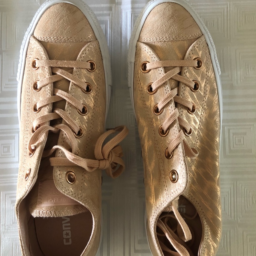 Rose gold/dust pink cheetah converse